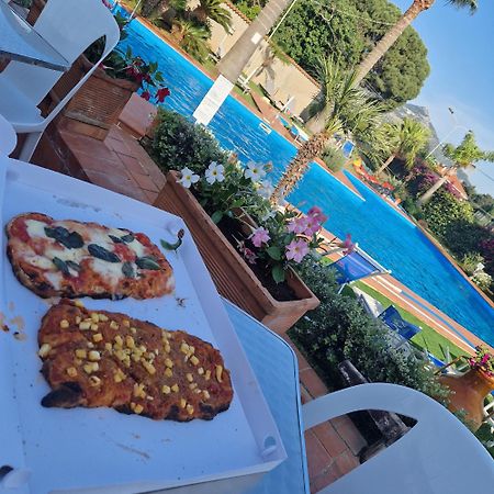 Villa Rosa Luxury Apartment مونديلّو المظهر الخارجي الصورة