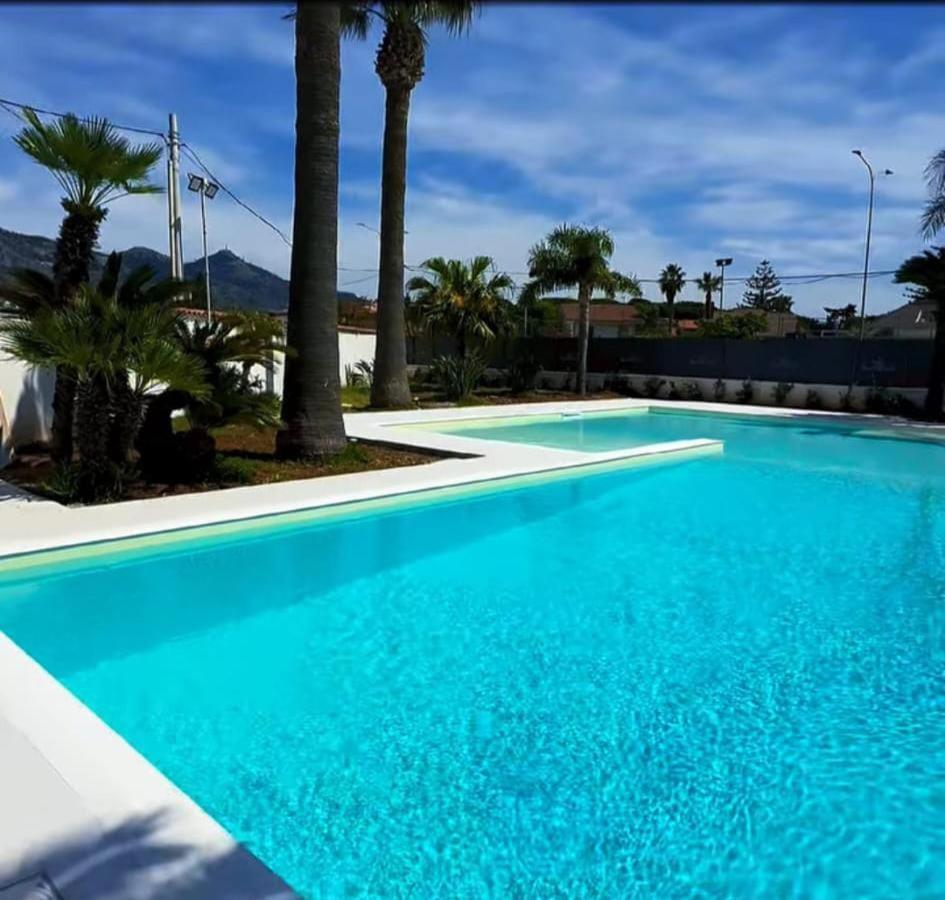 Villa Rosa Luxury Apartment مونديلّو المظهر الخارجي الصورة